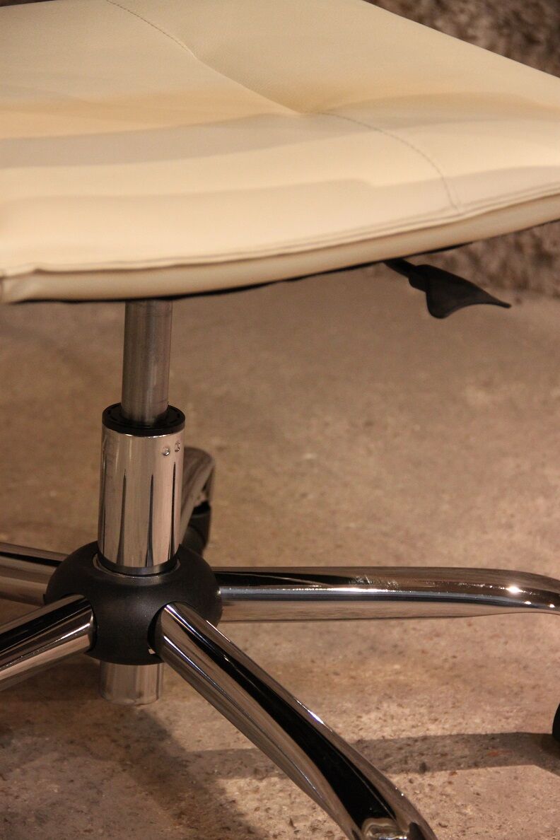 Adjustable office armchair