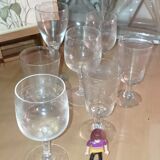 7 verres à vin dépareillés anciens