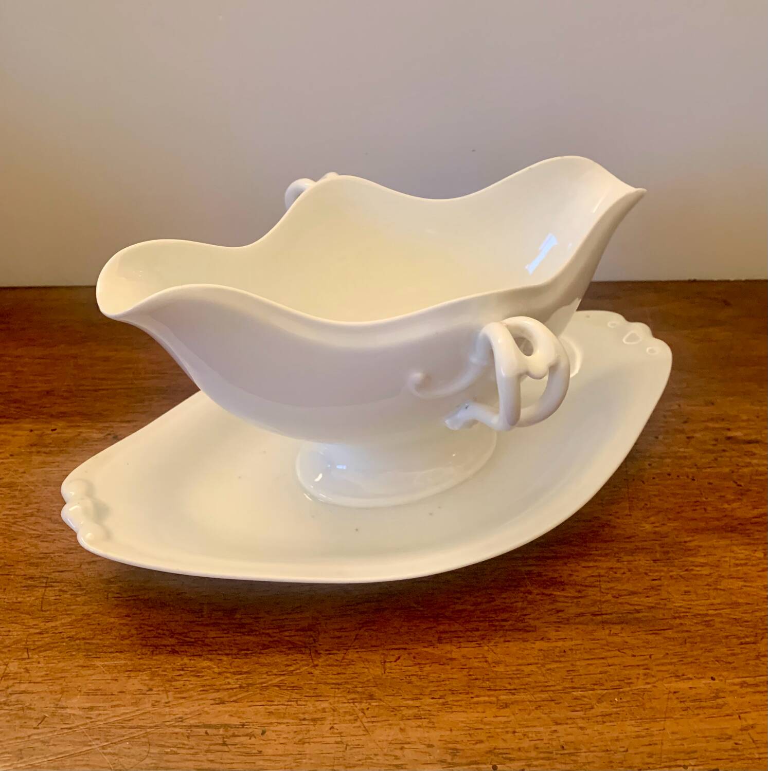 Large gravy boat