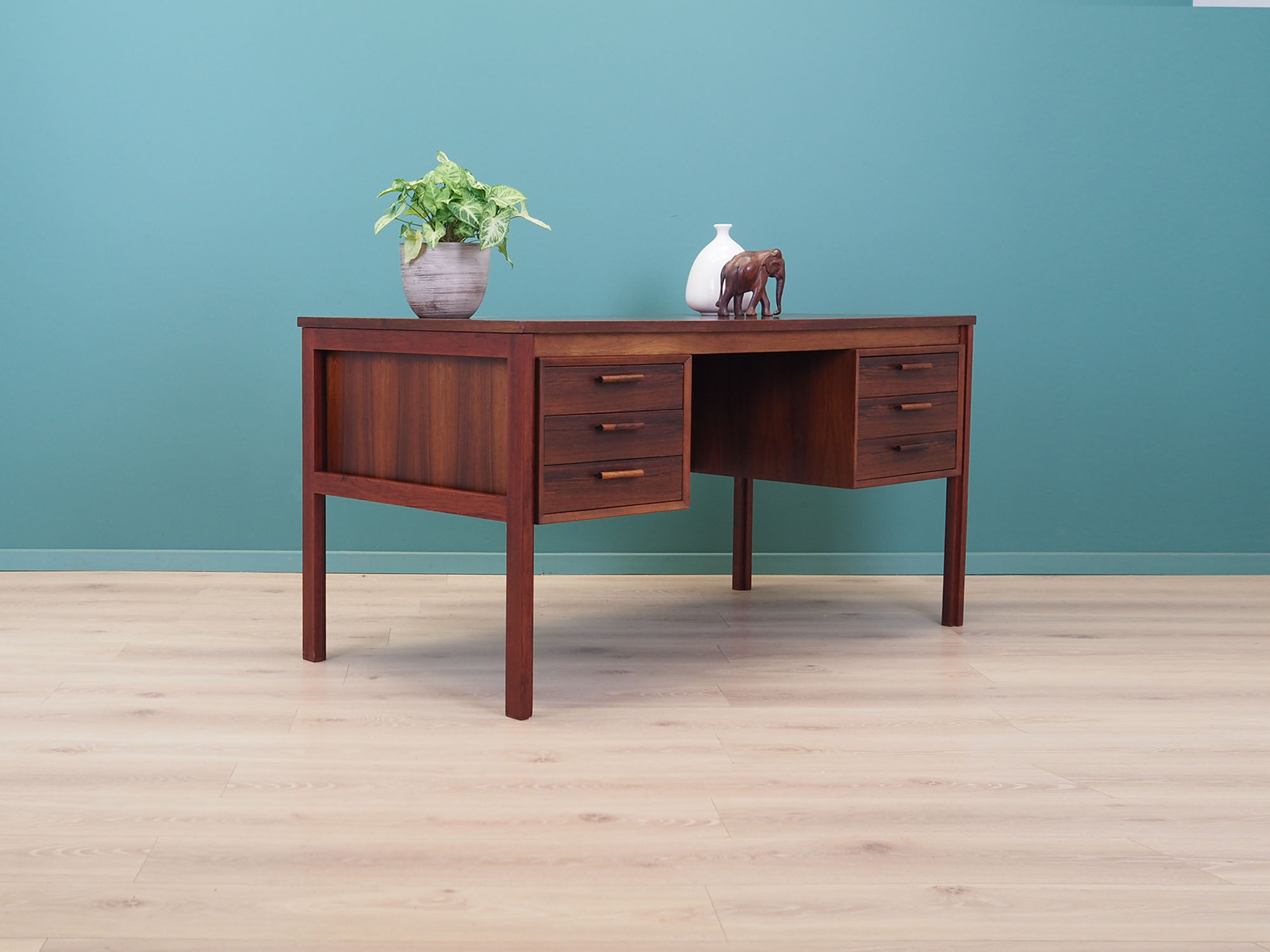 Rosewood desk, 70s, Danish design, made in Denmark