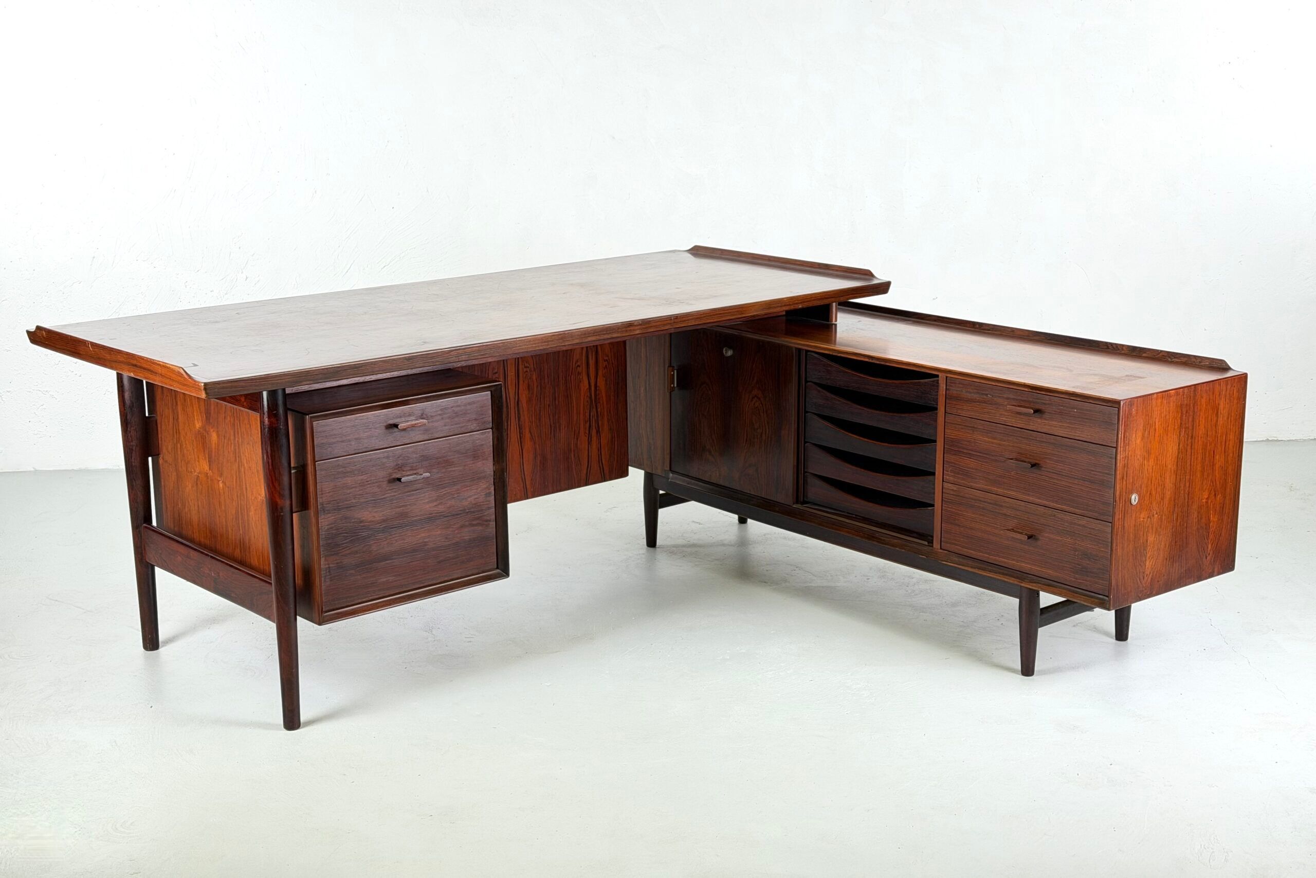 Executive desk model 209 by Arne Vodder for Sibast – 1960s