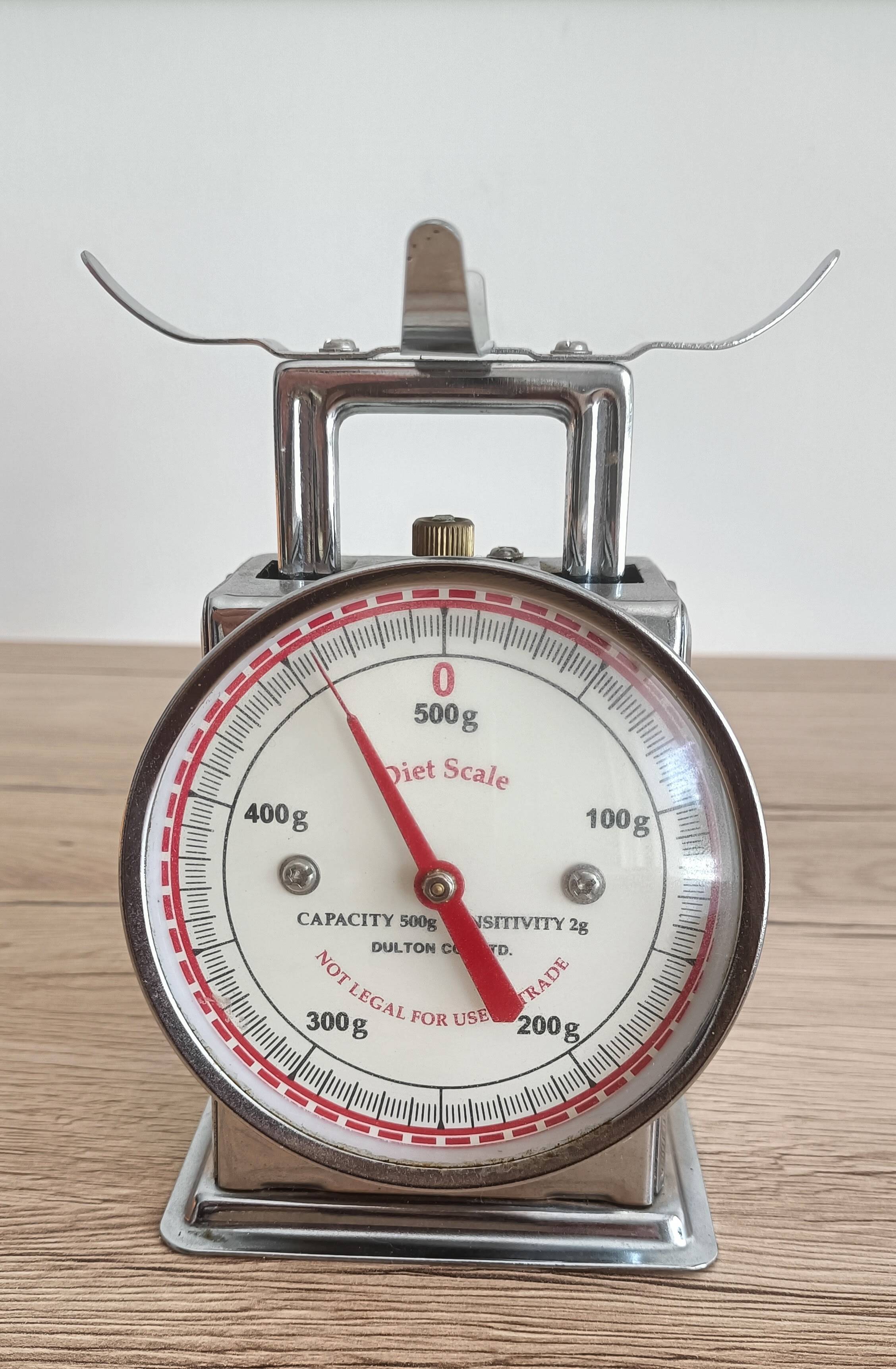 Yasu Sasamoto metal kitchen scale - Dulton - vintage
