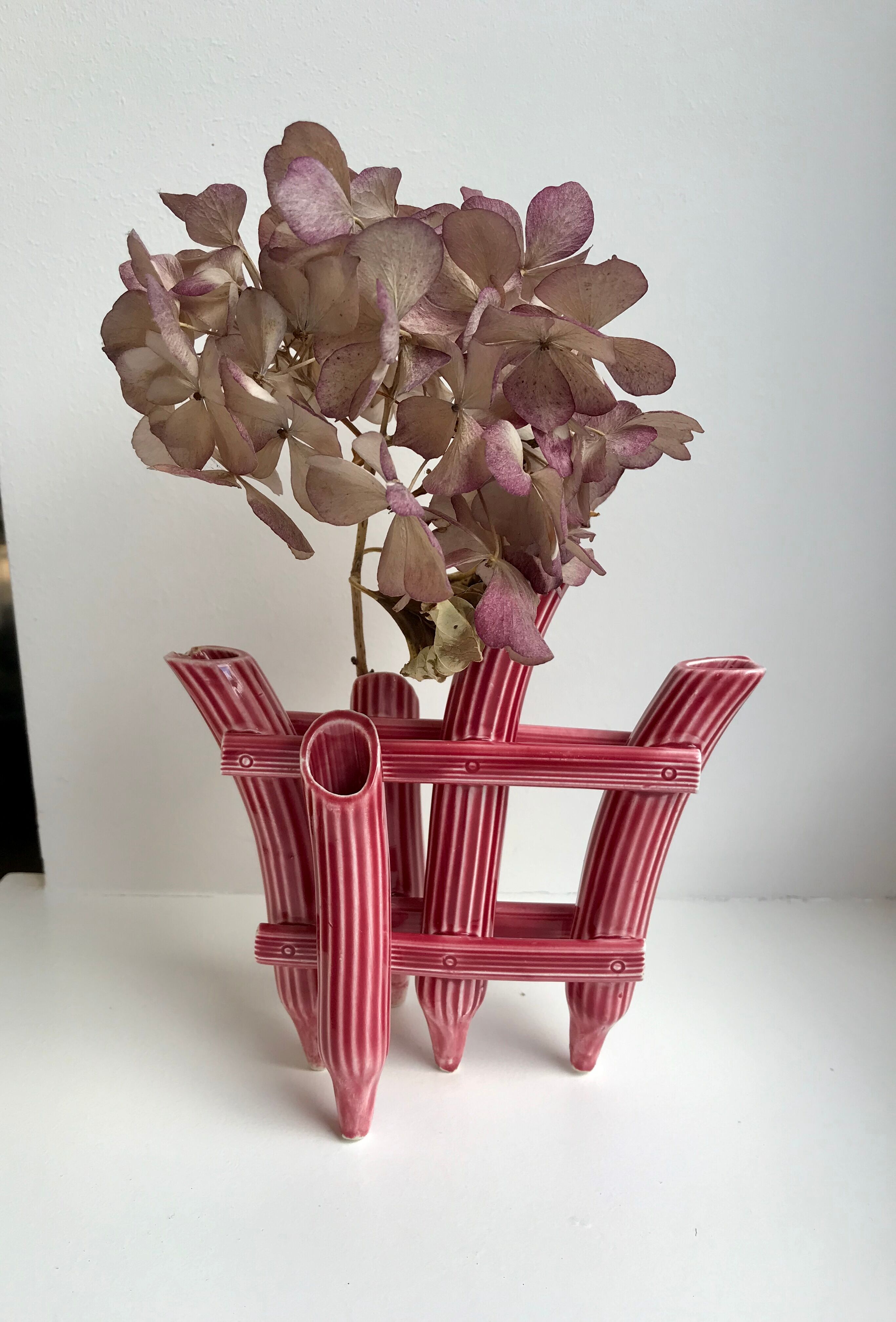Soliflore en barbotine ancienne bambou rose années 50