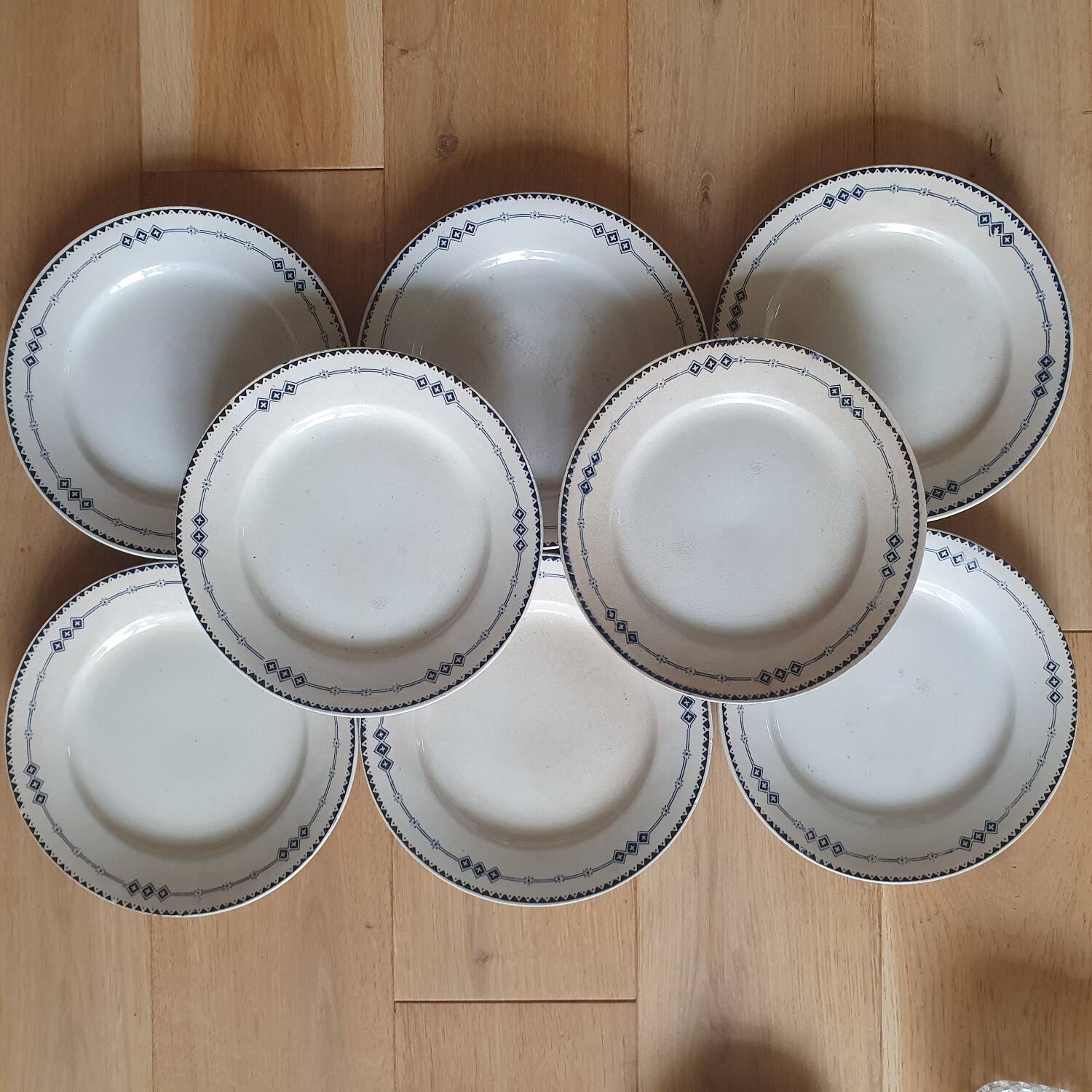 8 Terre de Fer dessert plates