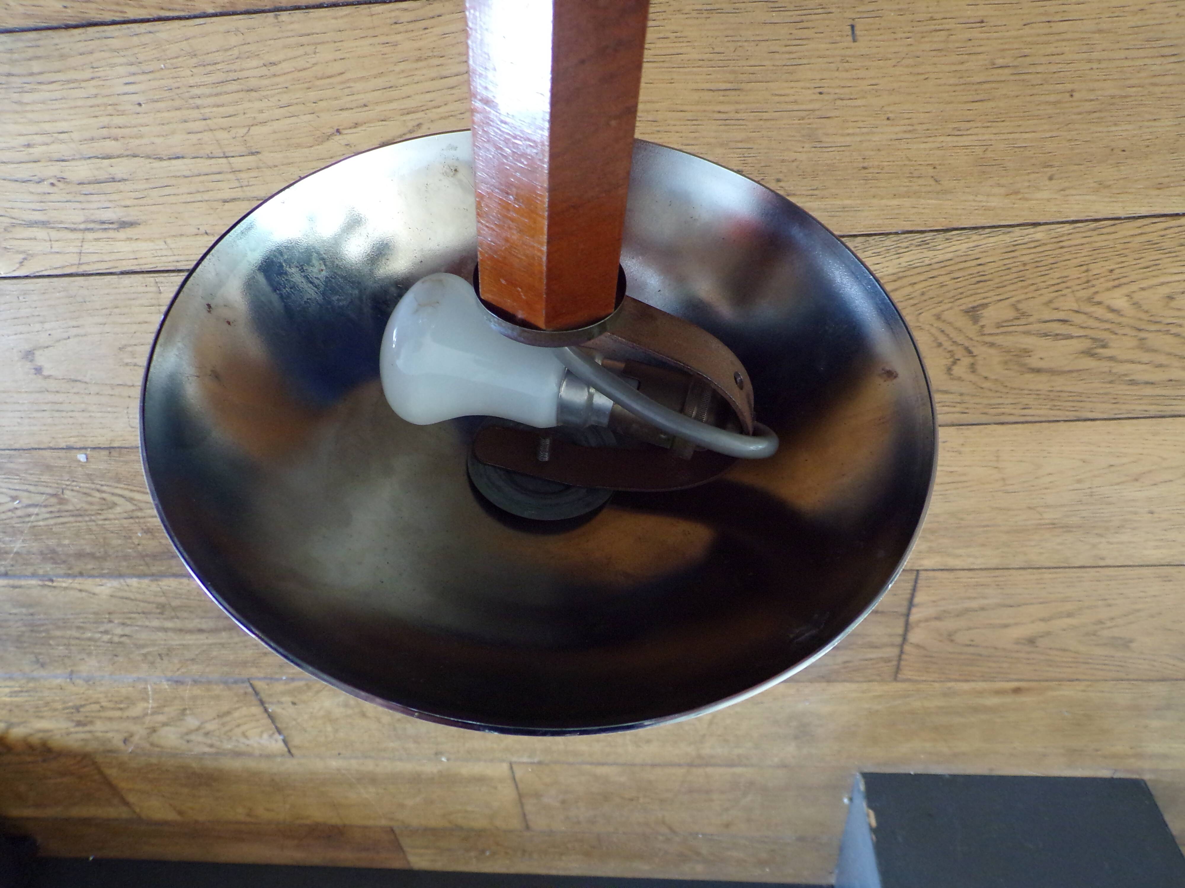 Art deco mushroom in chrome metal lamp