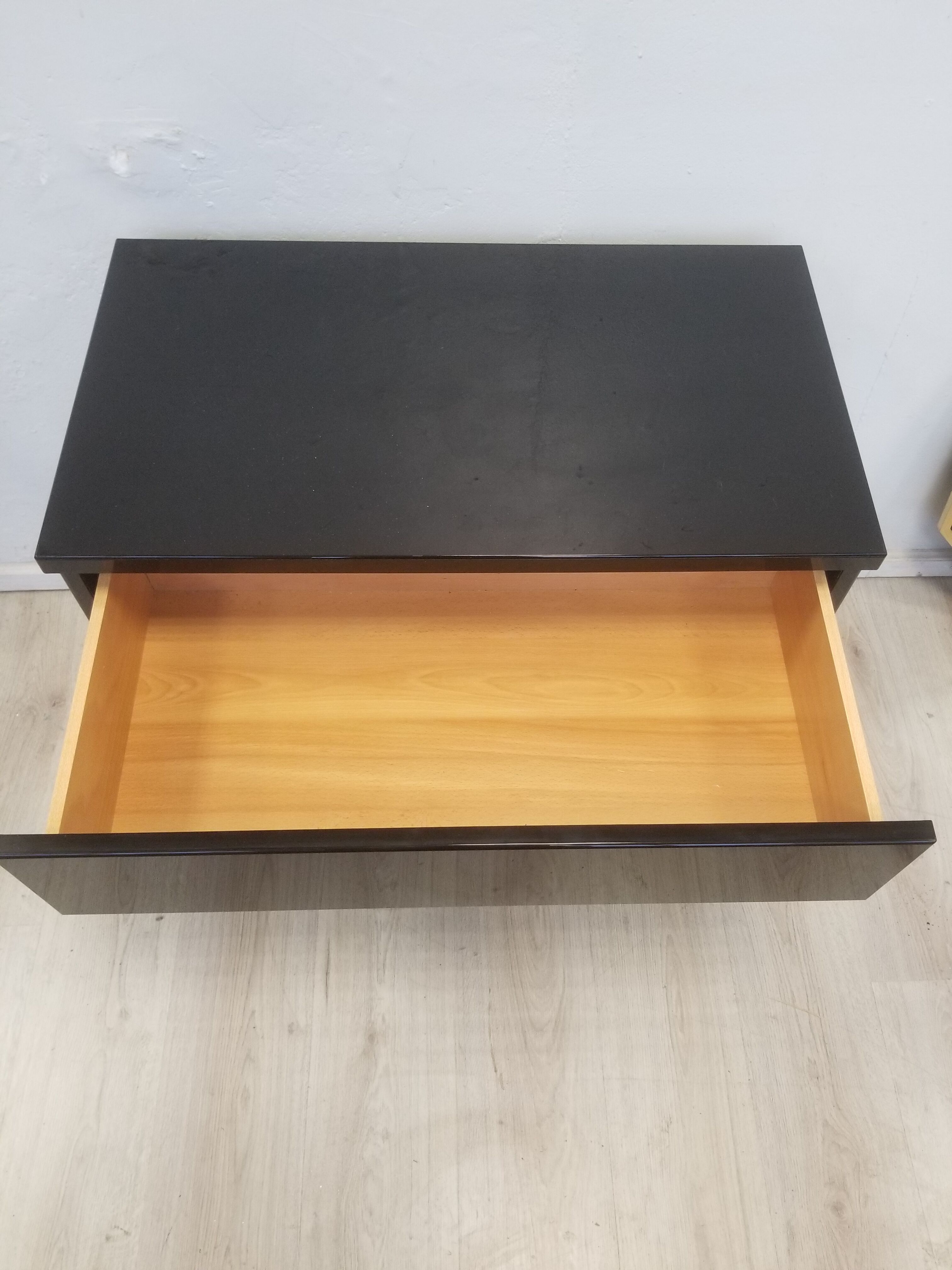 Eric Maville dresser