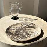 Very large empty pocket or dish in petrified wood