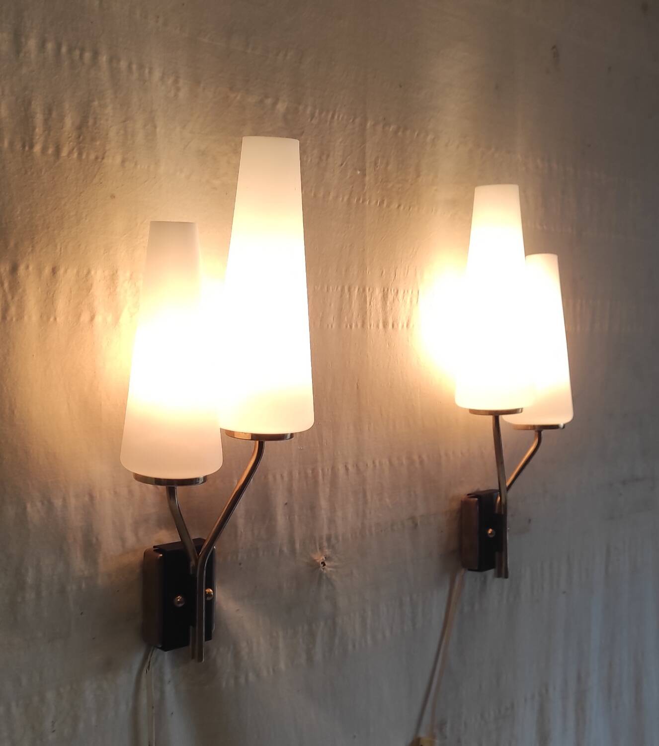 Asymmetrical double light wall sconces in brass, metal, and opaline - 50s