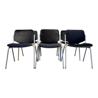 Suite of 6 chairs by Giancarlo Piretti