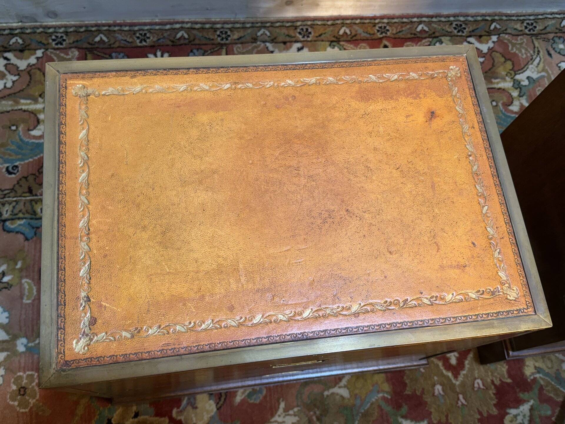 Paire de tables de chevet marine de bateau en acajou