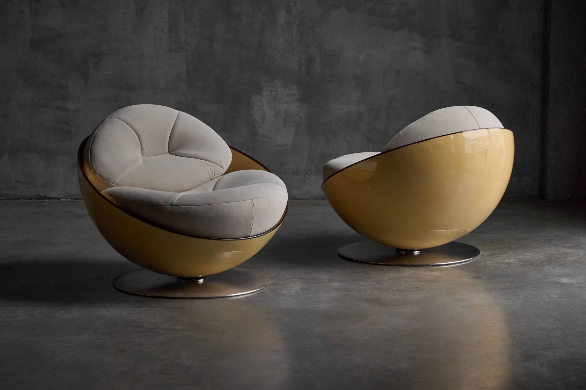Esfera lounge chairs by Ricardo Fasanello, Brazil, late 1960s