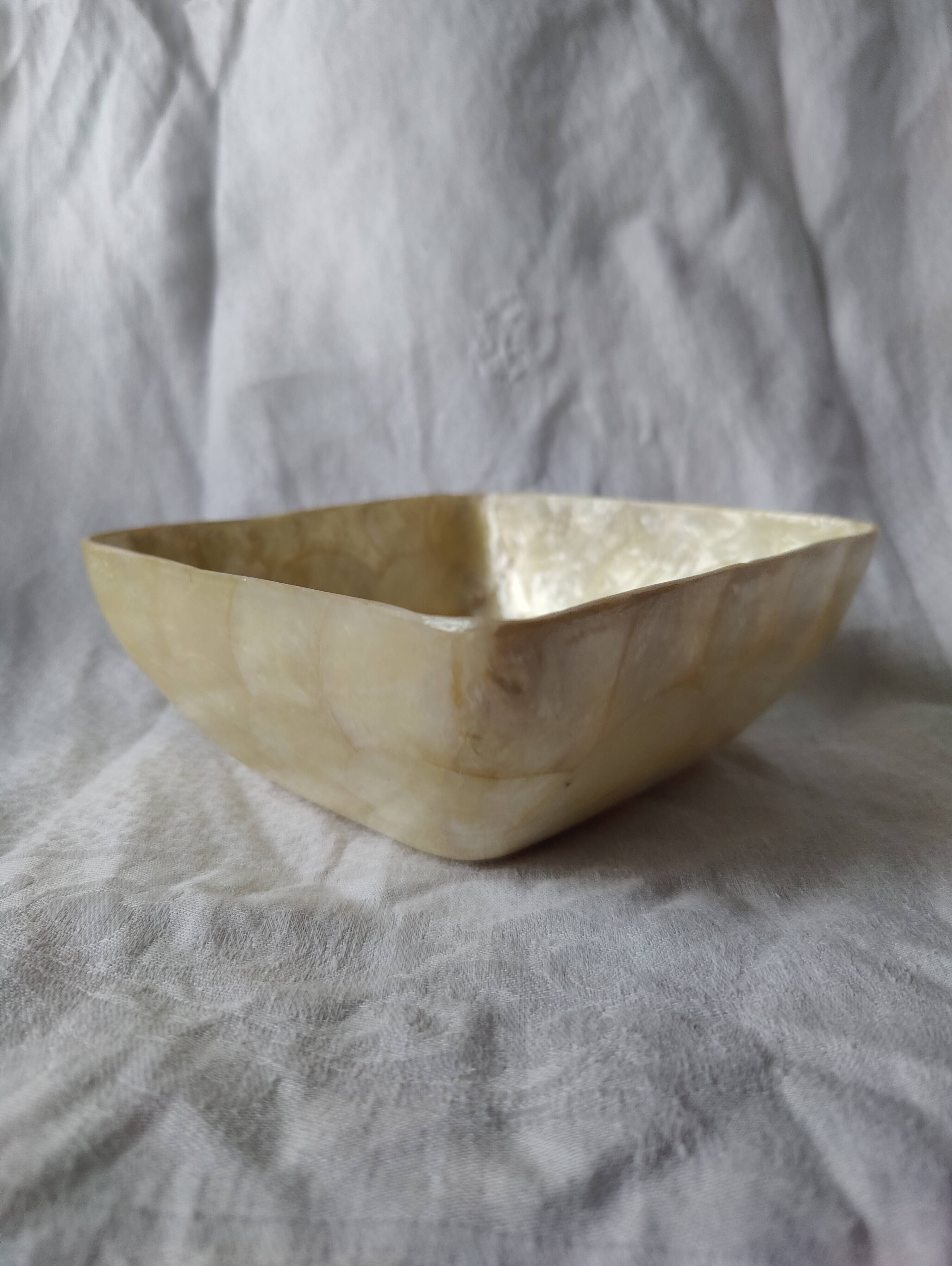 Cup or pocket in mother-of-pearl and resin, 1970s