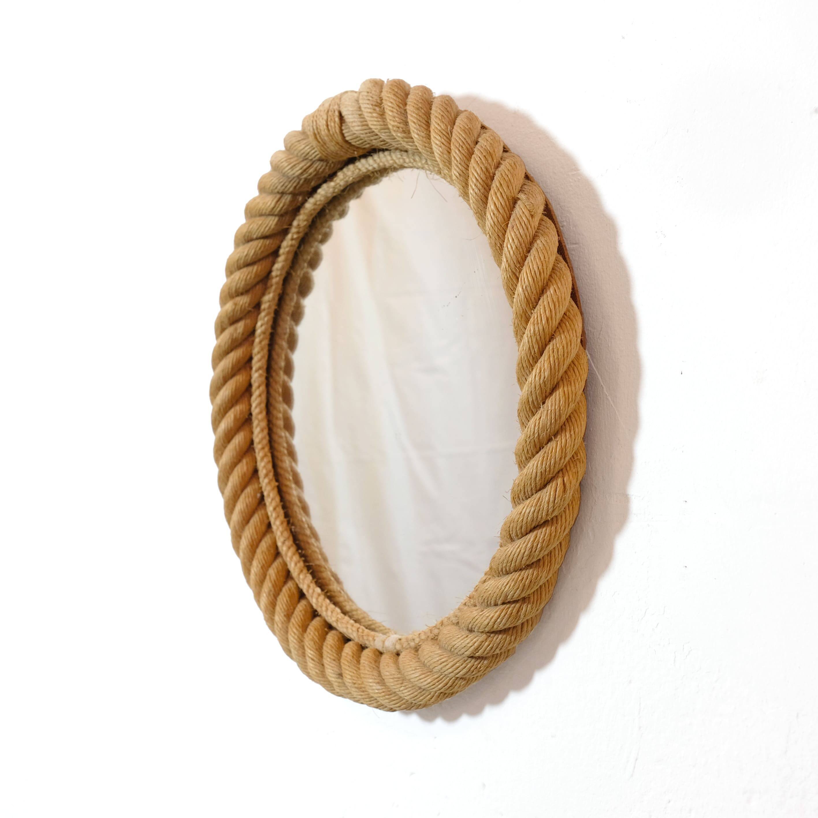 Round mirror with a rope frame, 35 cm.