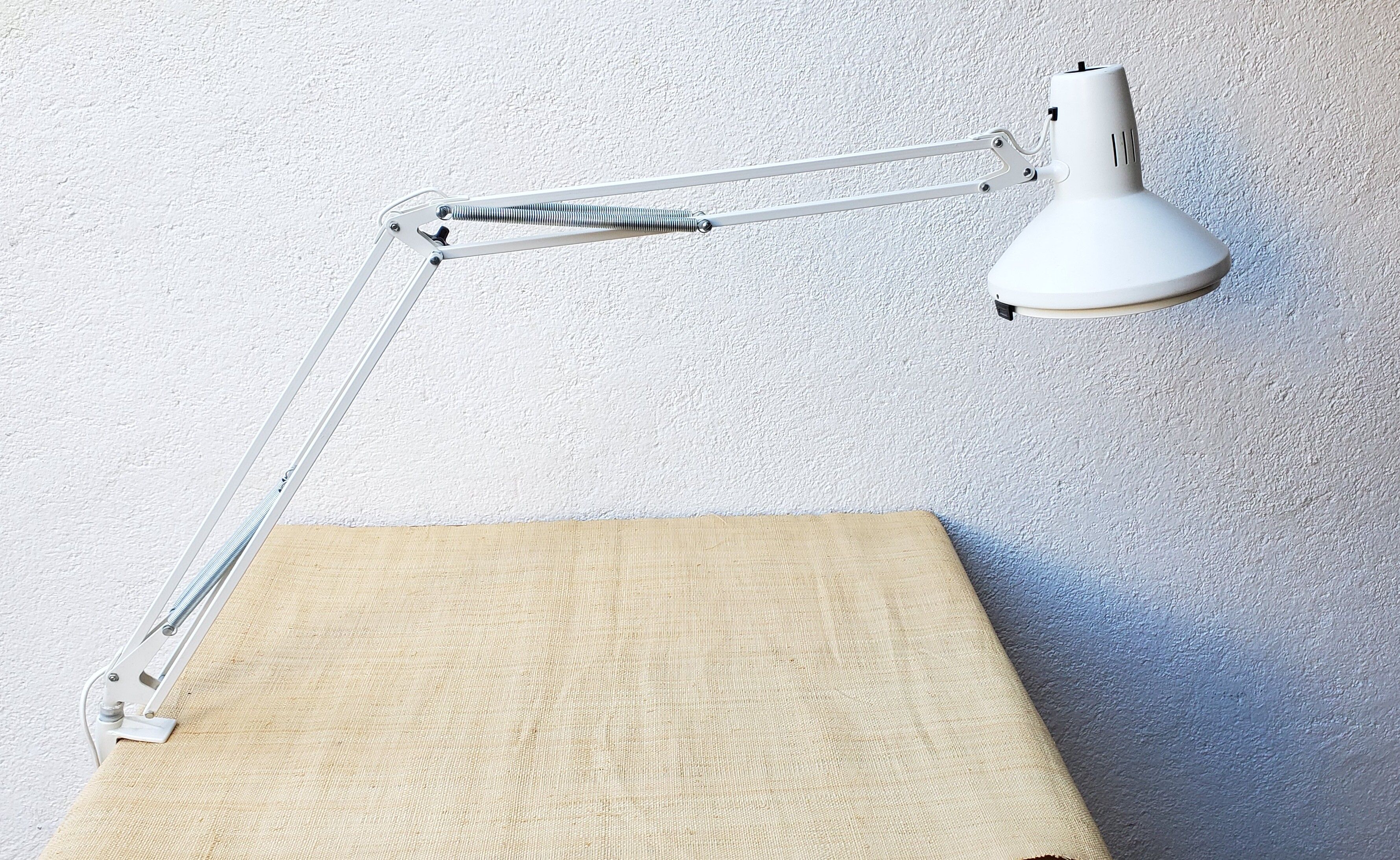 Ledu architect lamp