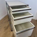 USM Haller wheeled caisson in Pure White