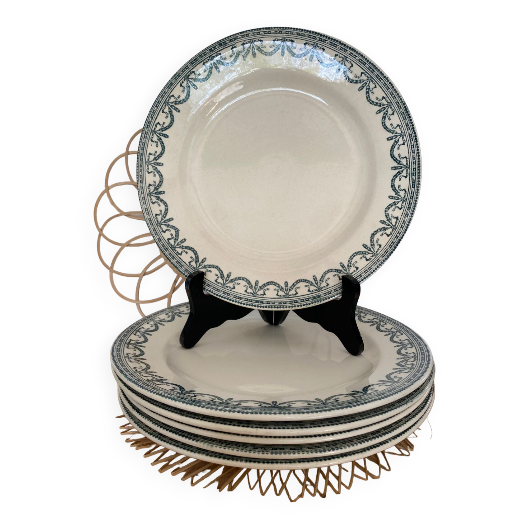 6 flat plates Terre de Fer Salins model Garlands L.XVI