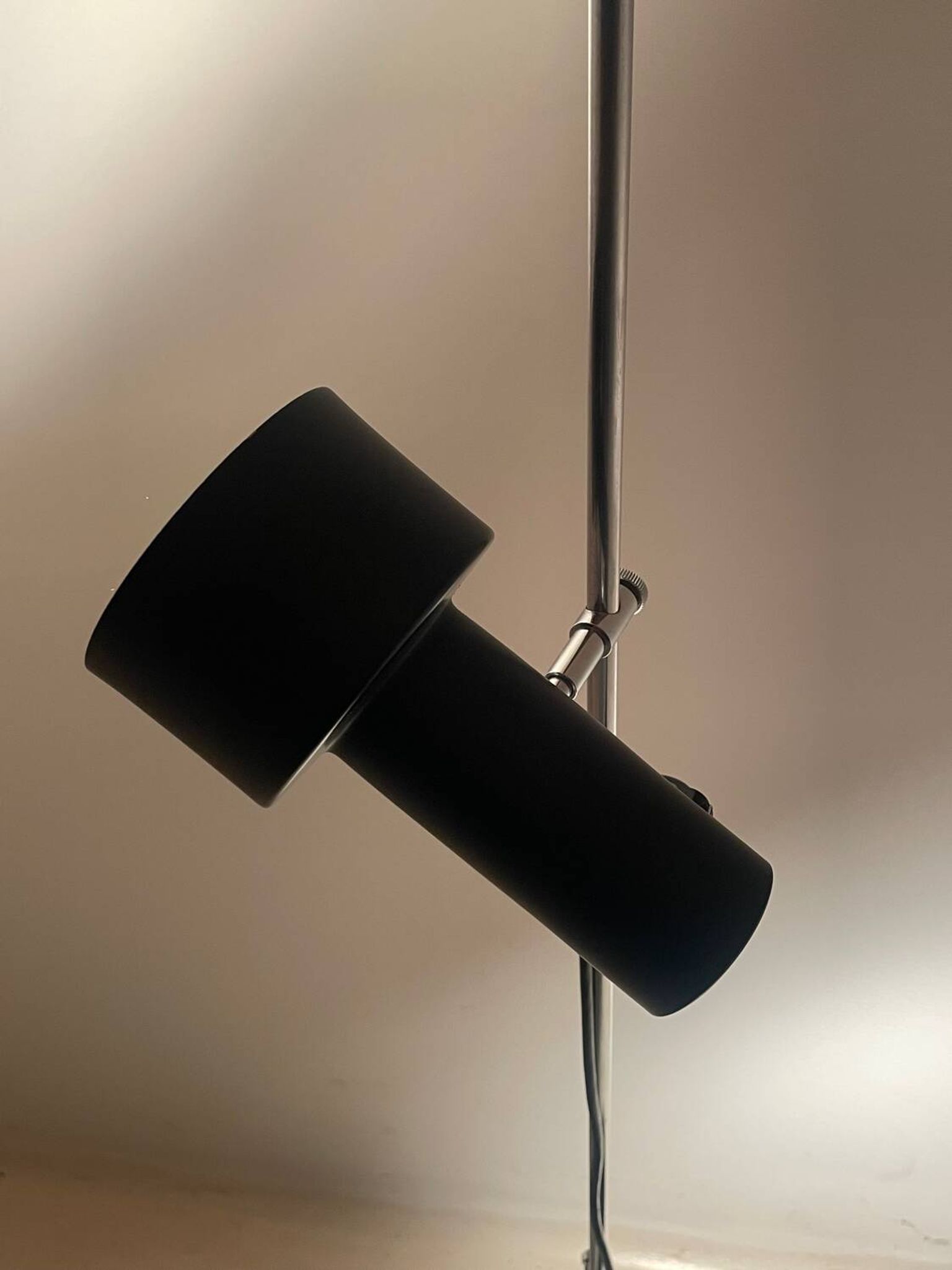 Lampe orientable de lecture 1960