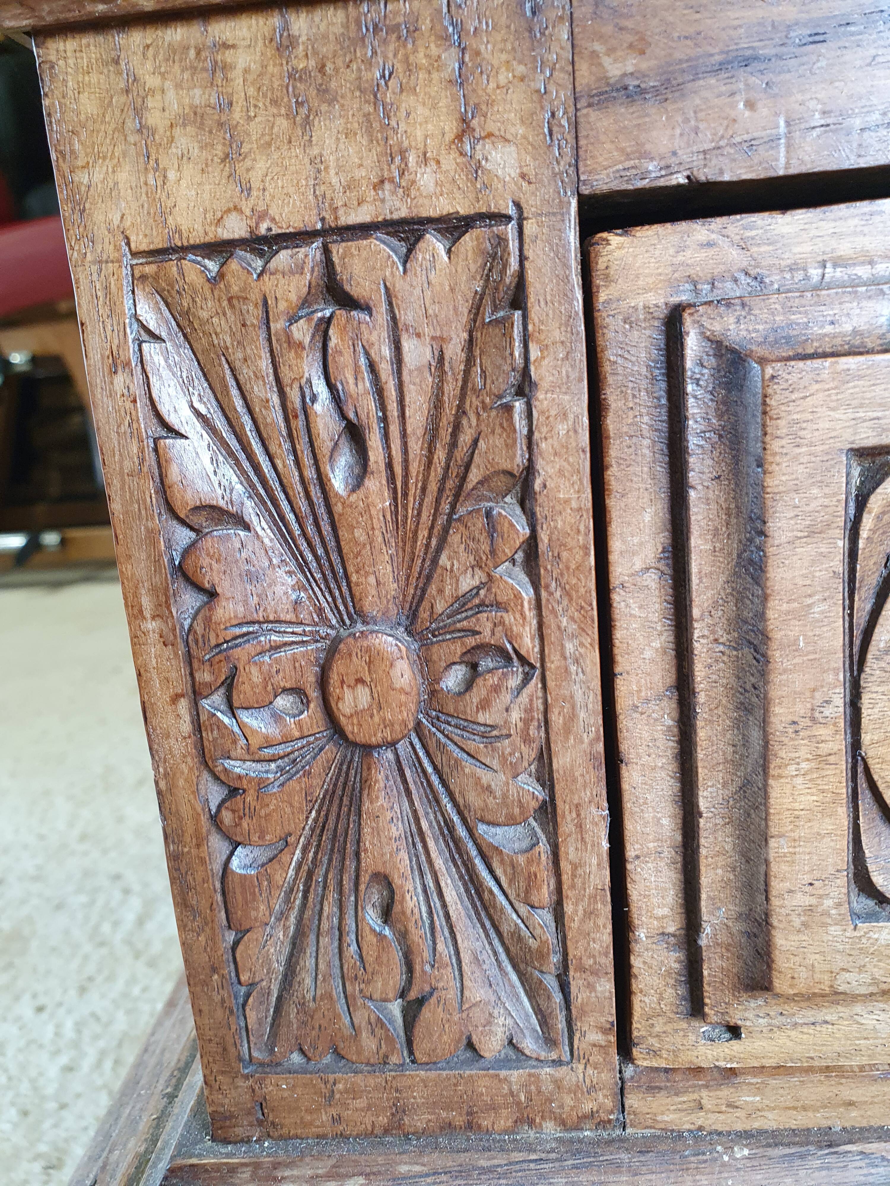 Glass cabinet