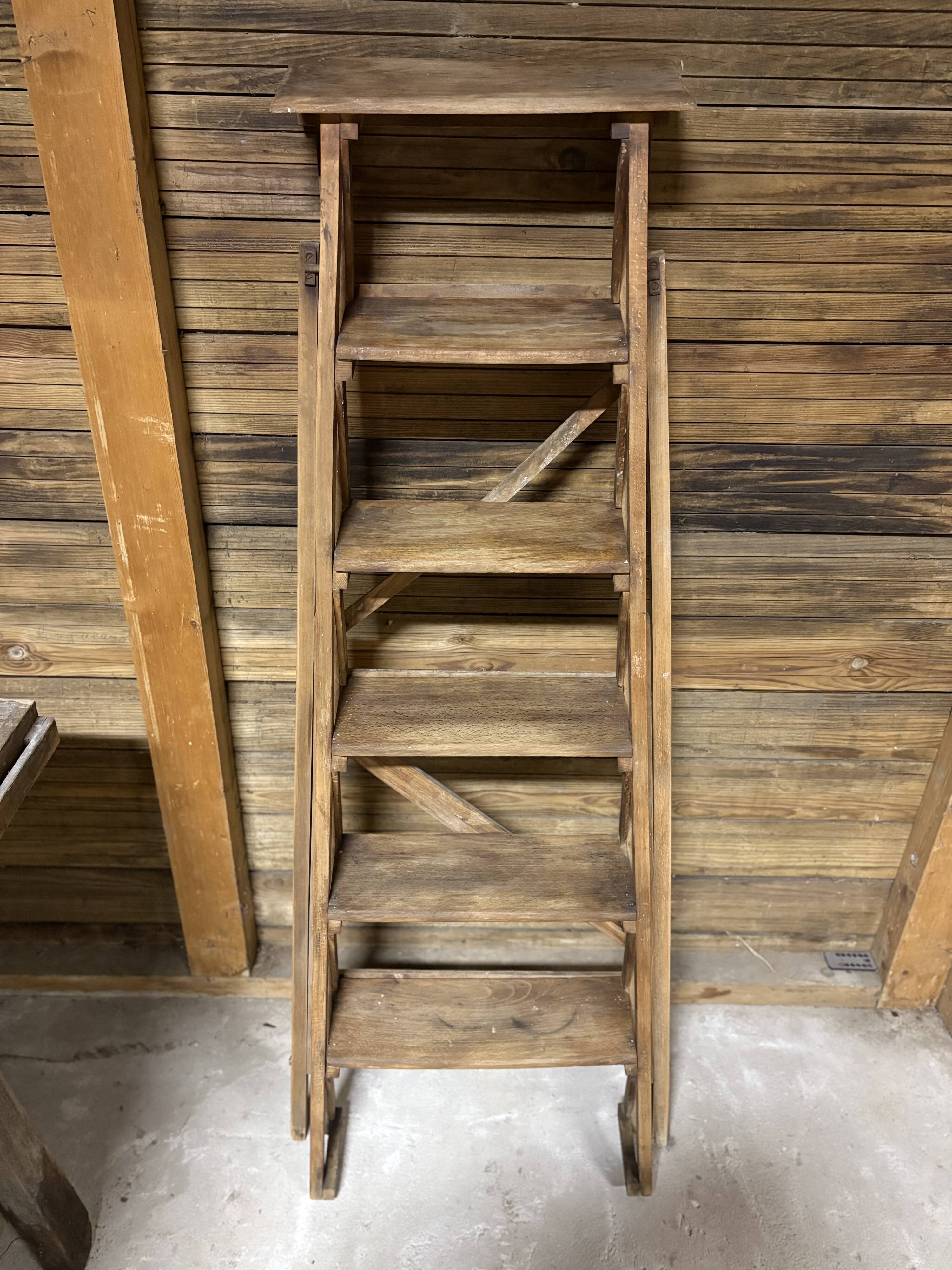 Escabeau bois ancien rénové