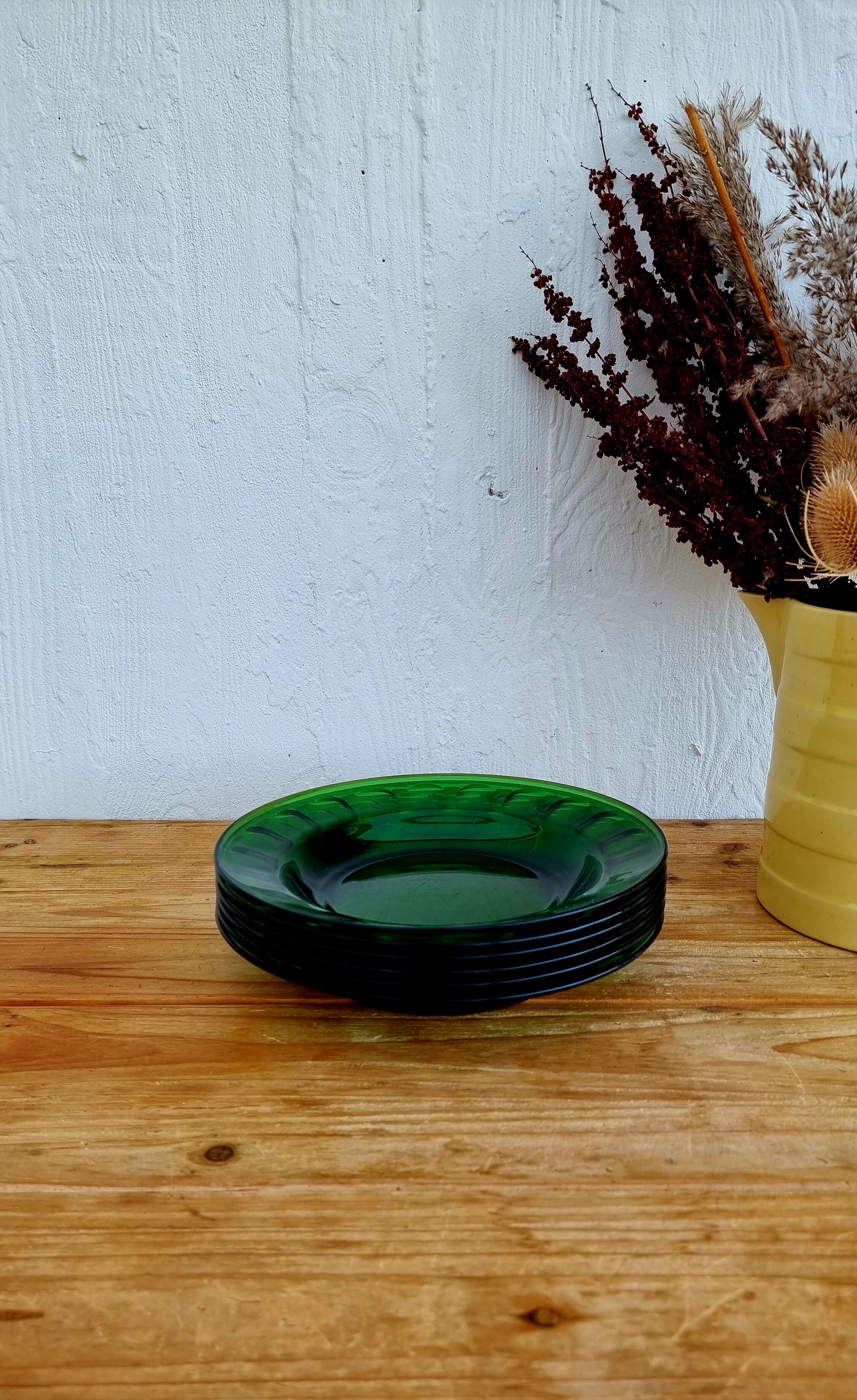 Set of 6 Arcoroc green hollow plates