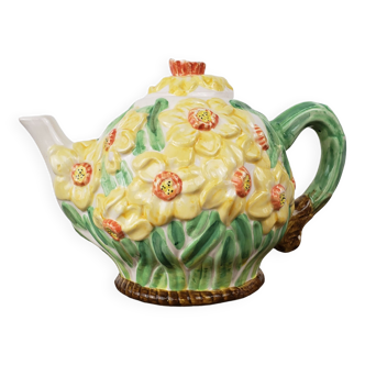 Flowered slurry teapot