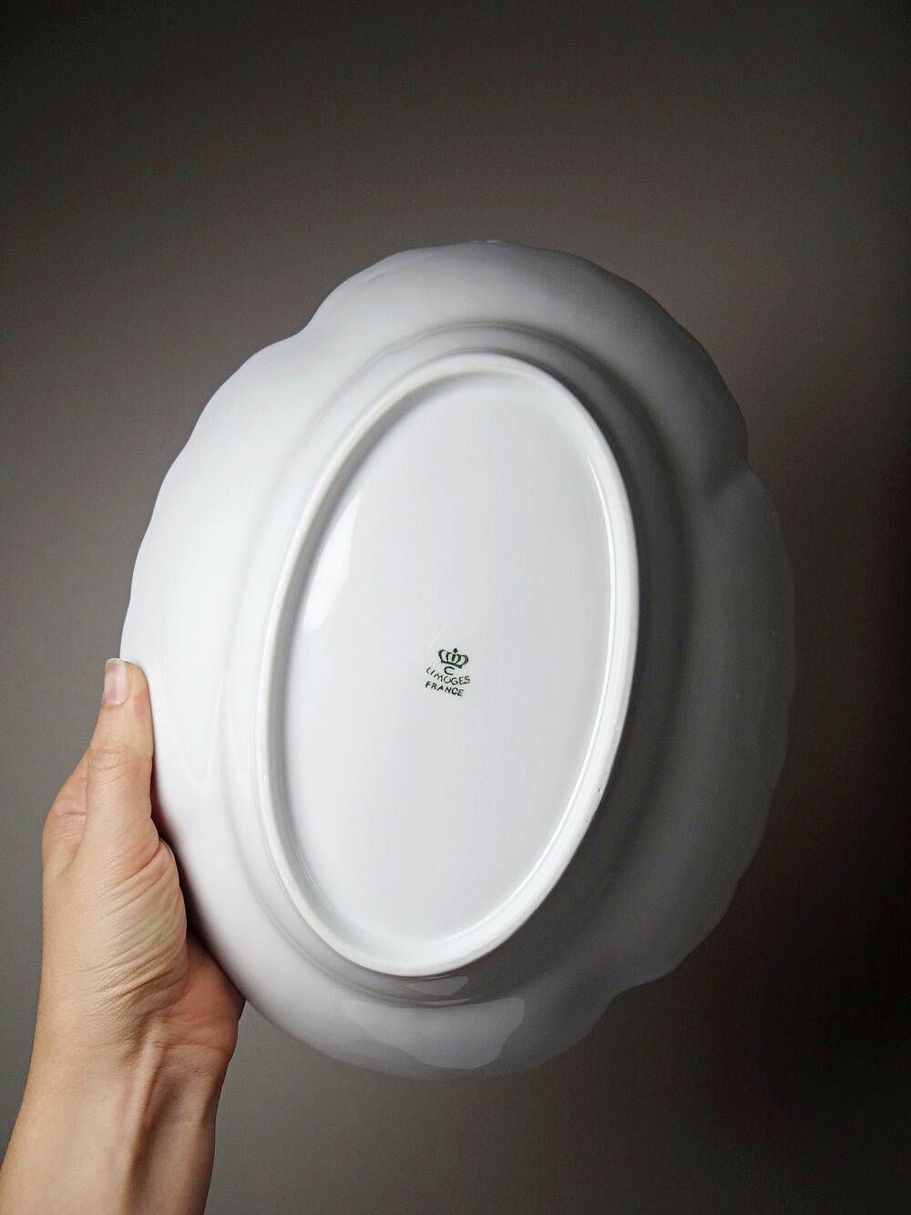Vintage hollow plate Chastagner Limoges in white porcelain, rococo style.
