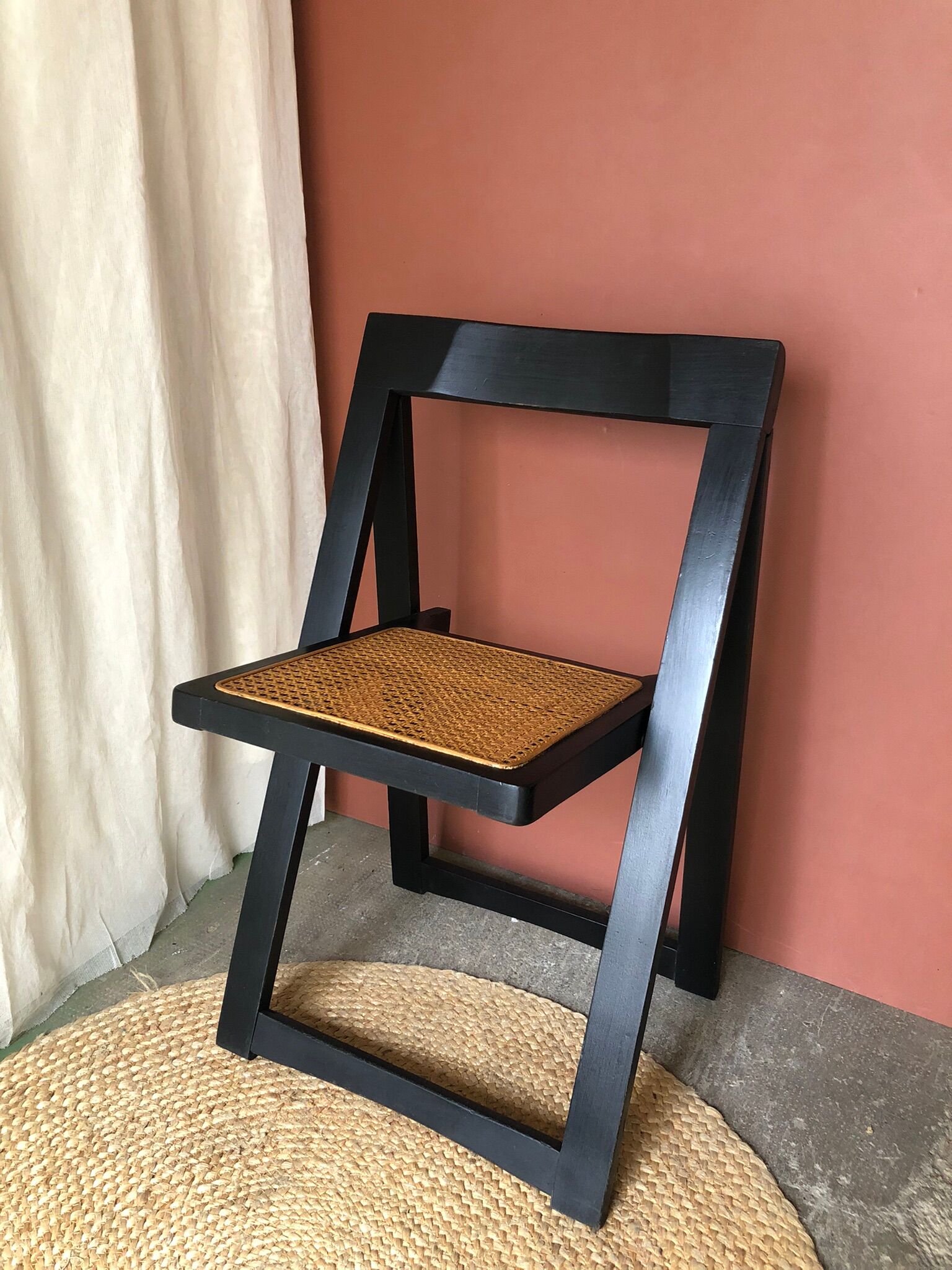 Set of 4 folding chairs caned