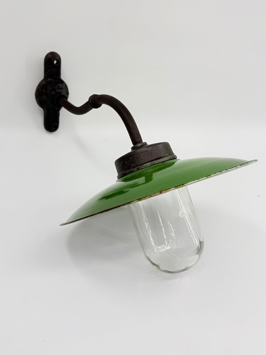 Court lamp