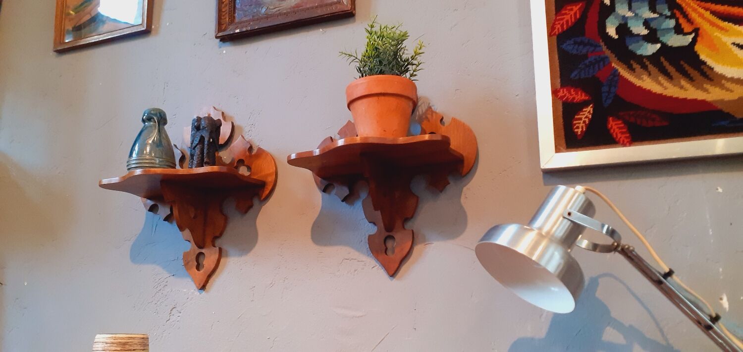 Pair of shelves late nineteenth century in solid walnut style Gothic