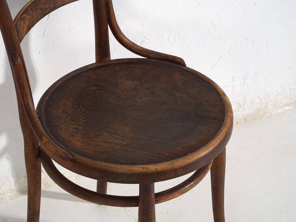 Antique dining chairs (c.1920). Set of 6 pieces no.3