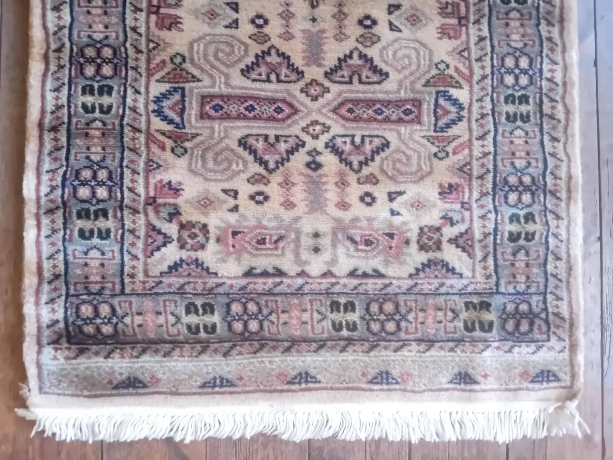 Handmade Pakistani rug 102x62cm