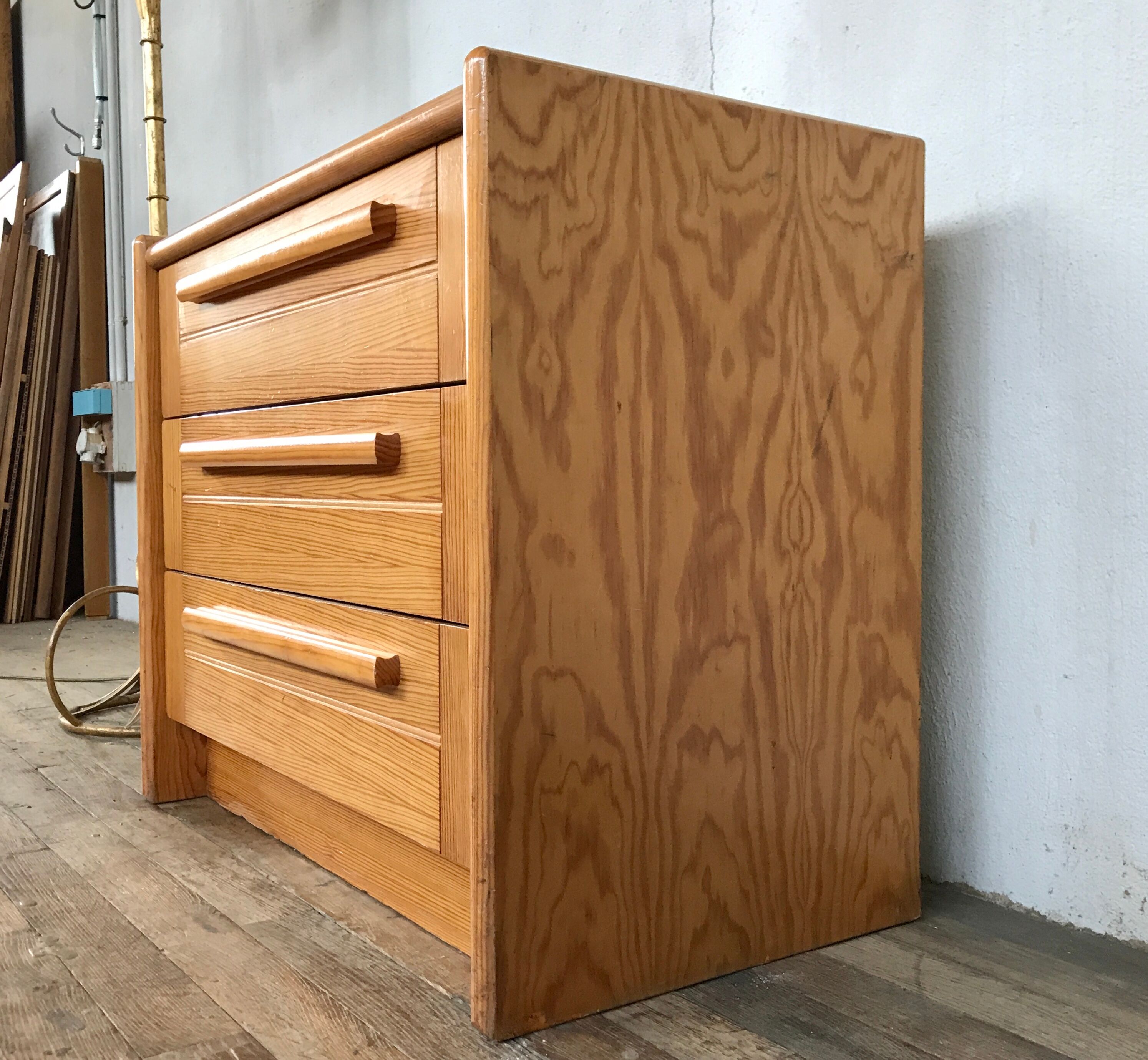 Gautier dresser 1970