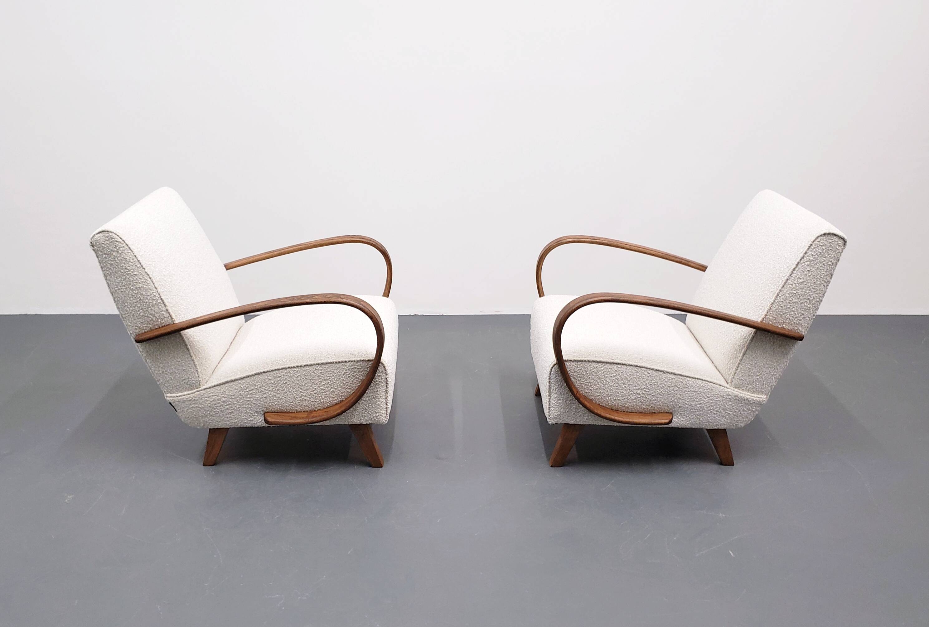 1930 Jindrich Halabala Bentwood Armchair in Ivory Premium Buckle