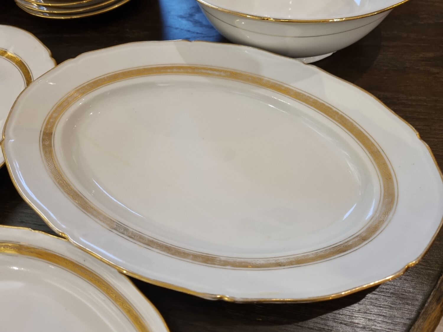 UM Limoges table service, Art Deco gold thread porcelain 80 pieces