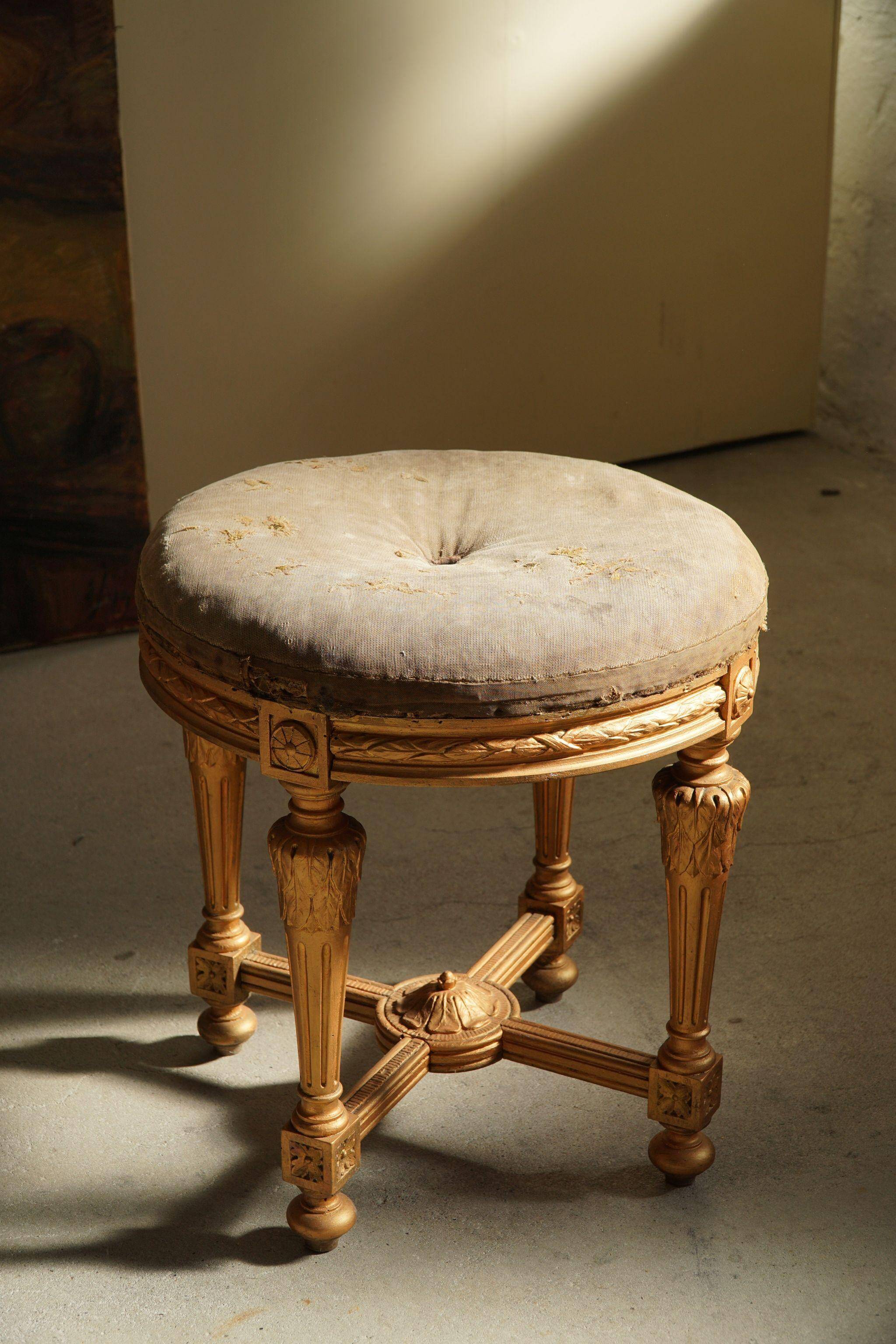 Antique round Gustavian stool, Swedish cabinetmaker, late 18th century.