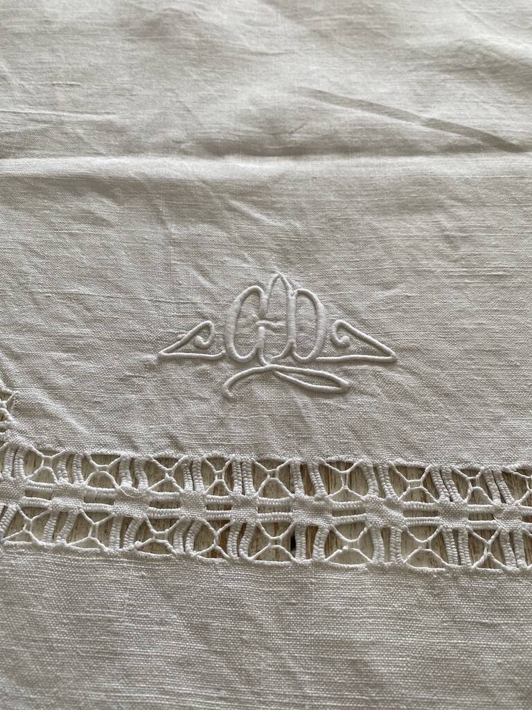 Antique tablecloth, English embroidery and "CD" monogram - 120x75 cm - Linen