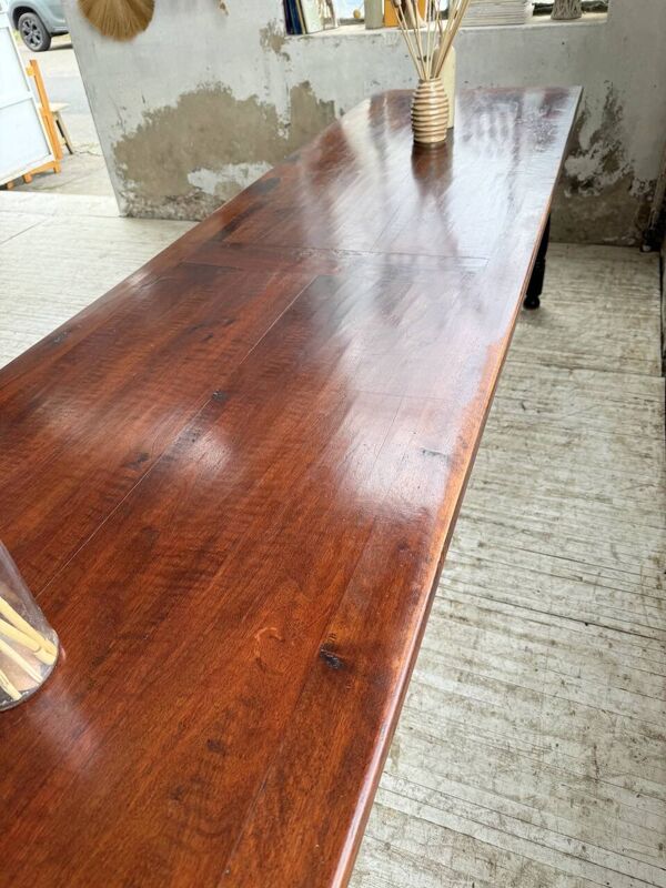 Table XXL noyer massif foncé 3m