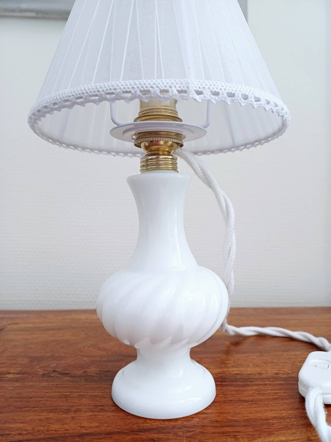 Paire de veilleuses en opaline des années 70