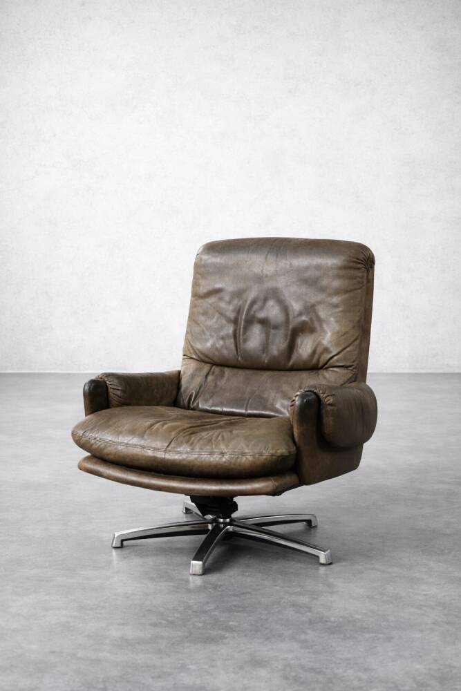 Vintage Mid-Century German Modern Leather Lounge Swivel Chair, 1960s