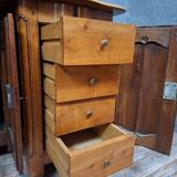 Curved double-sided desk in walnut – Regional work from the Louis XV – XVI period.