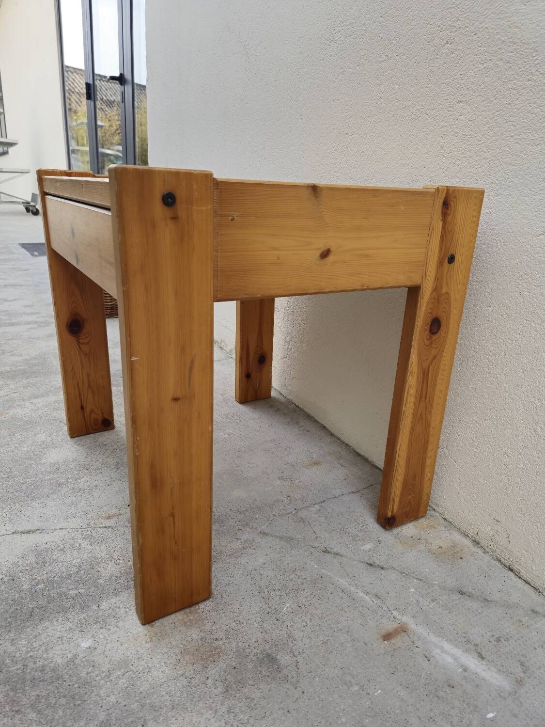 Regain bedside table in vintage pine