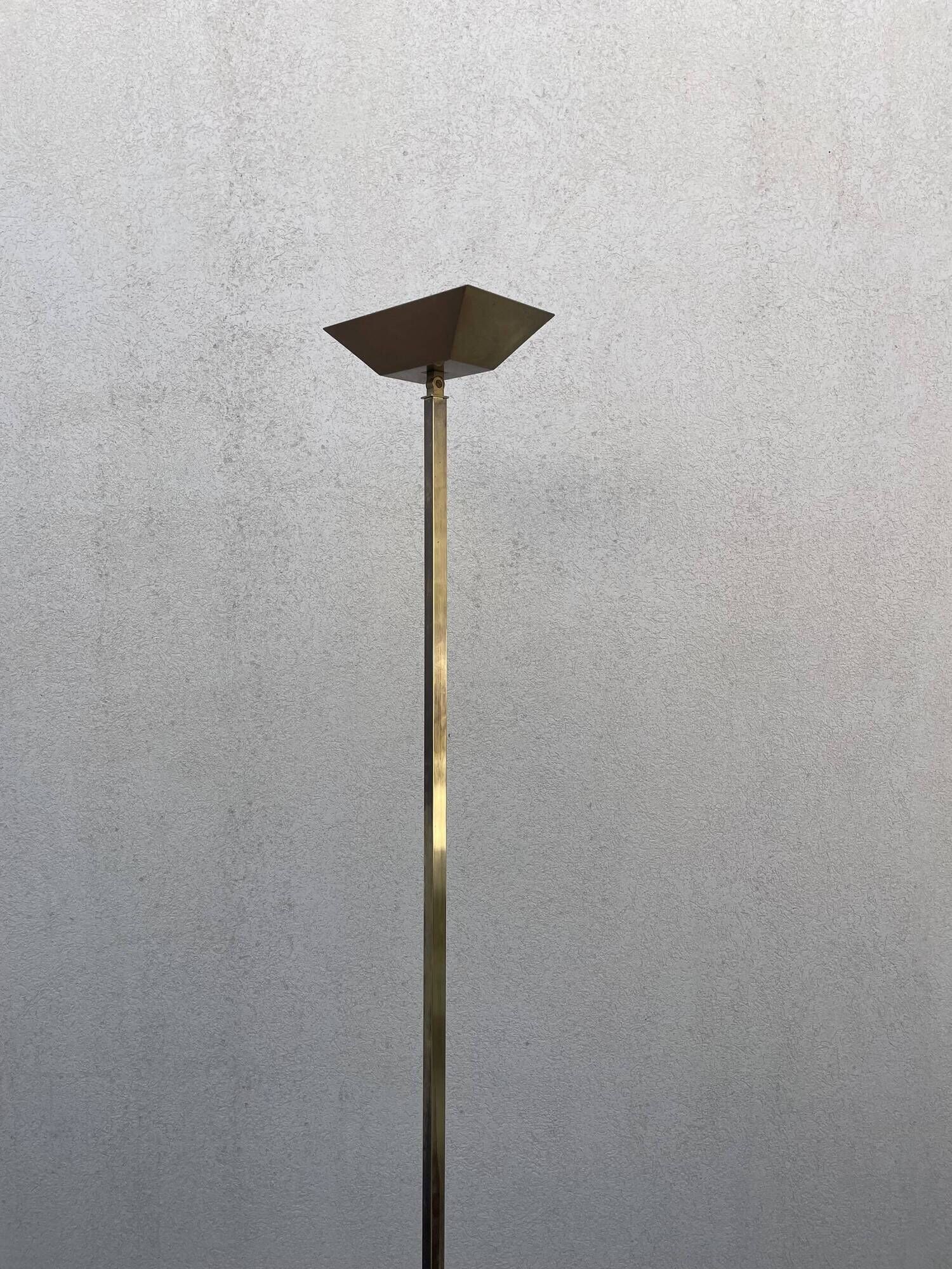Lamp in gilded brass