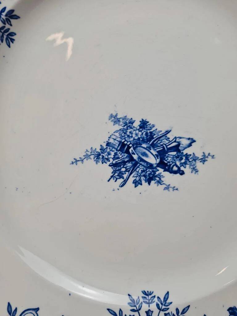 Large antique K&G Lunéville plate, blue floral decoration.