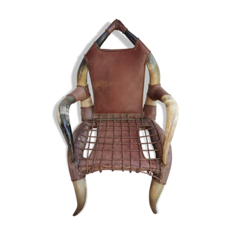 Fauteuil ethnique en corne et cuir