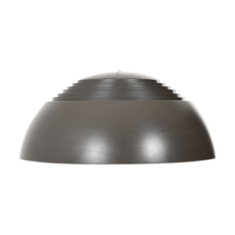 Dark frey AJ-Pendel by Arne Jacobsen