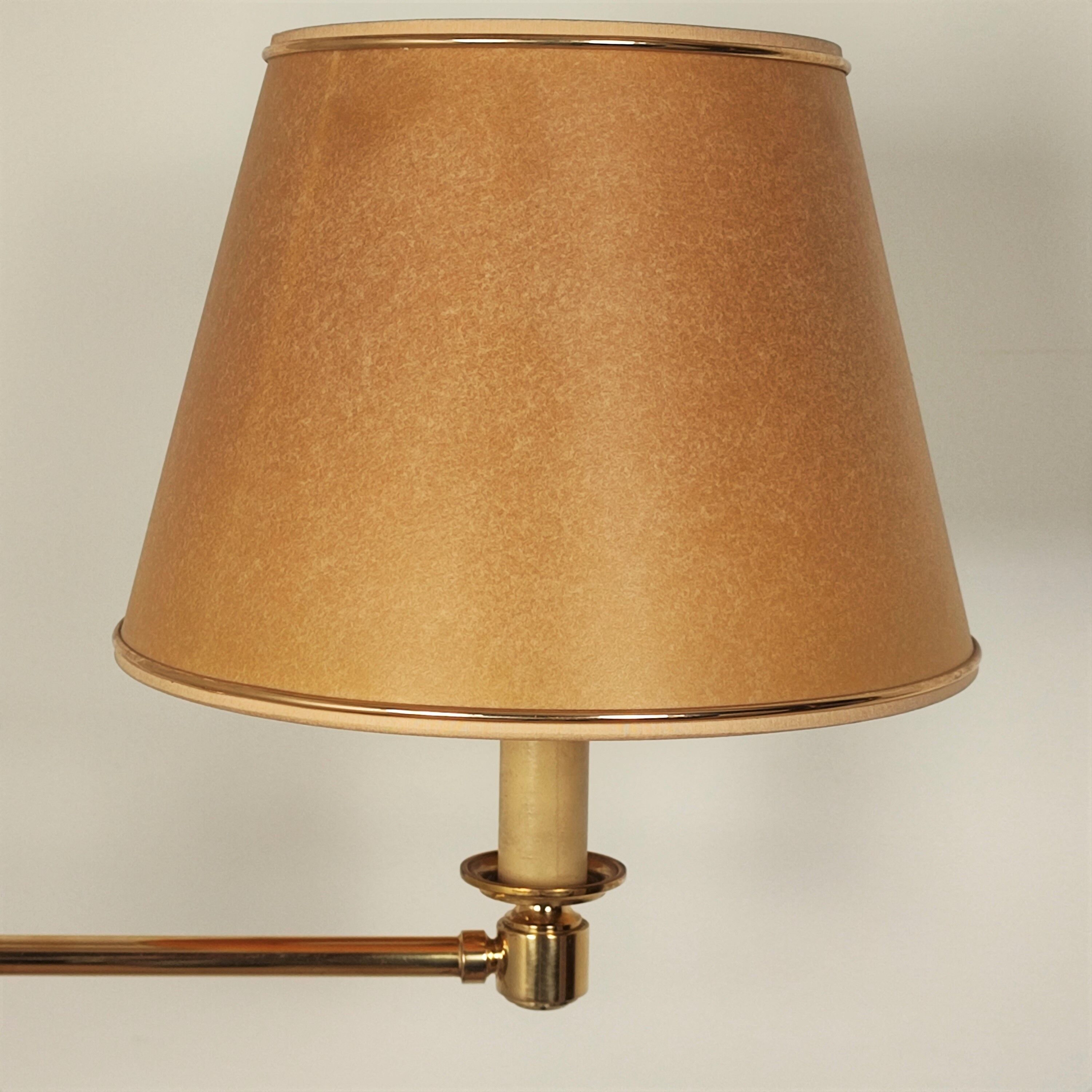 Brass e-reader floor lamp