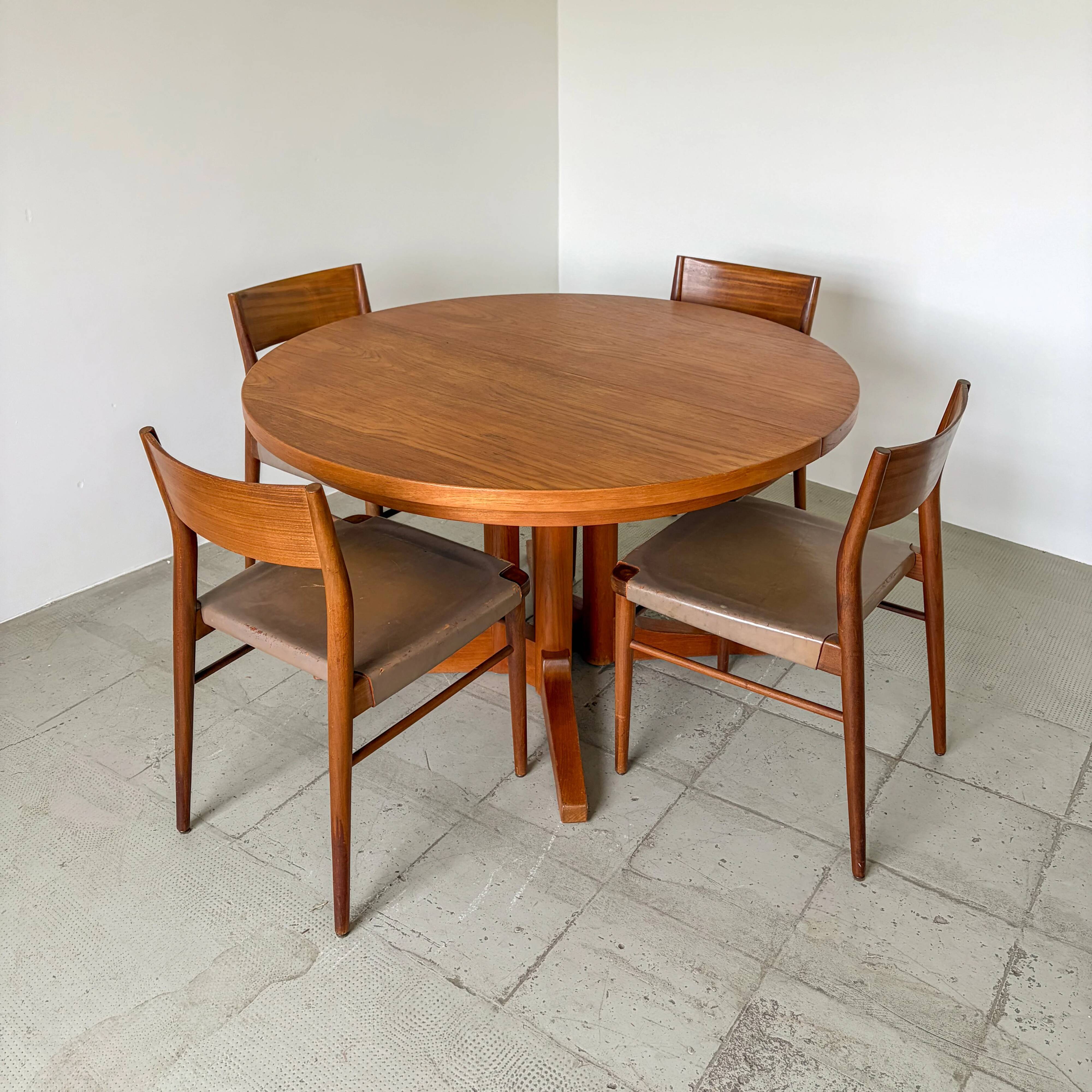 Table à manger ronde en teck Silkeborg avec rallonges