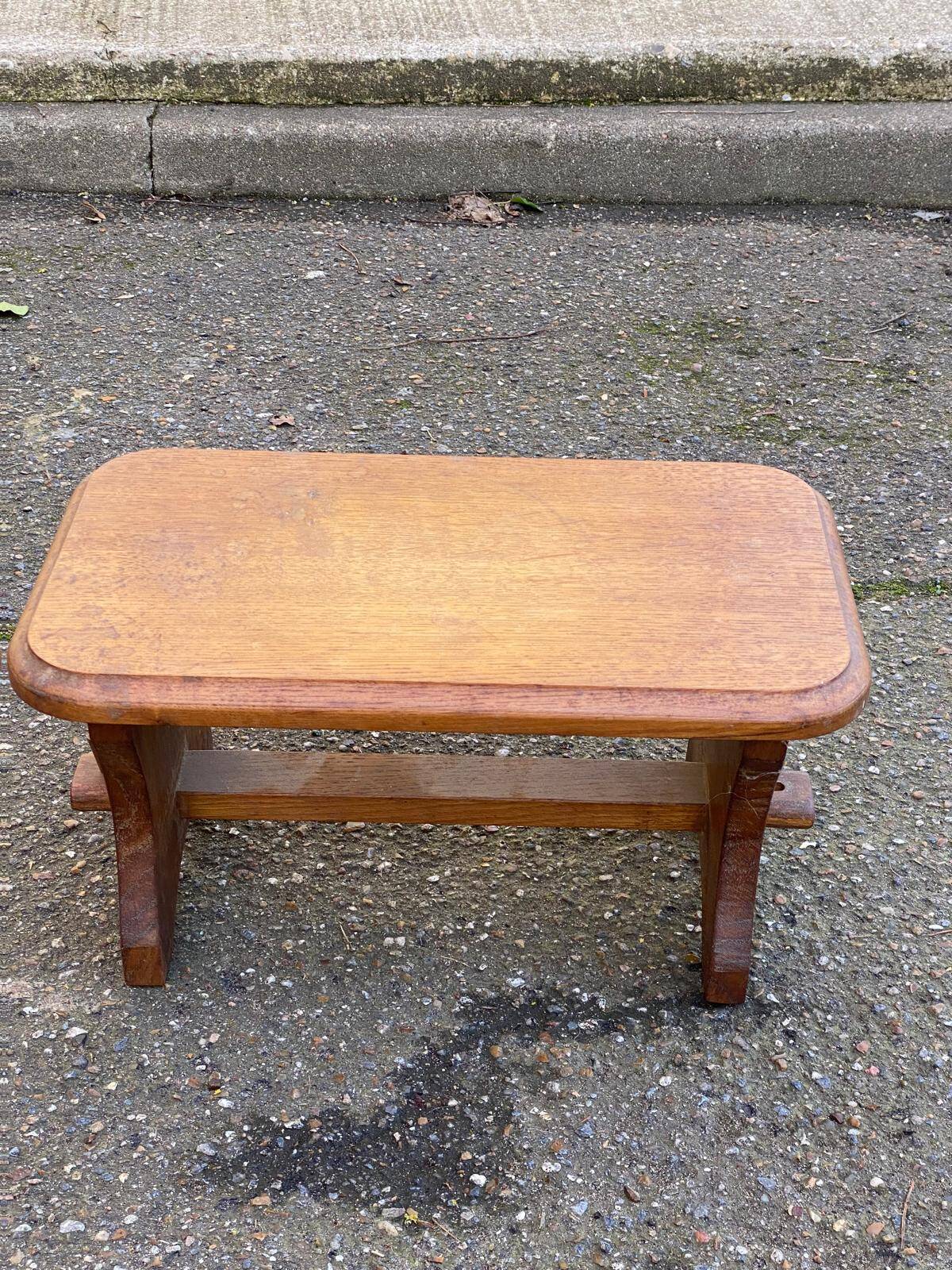 2 vintage farmhouse stools in solid oak from the 19th century.