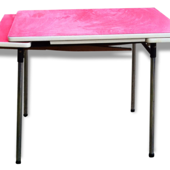 Tale red formica