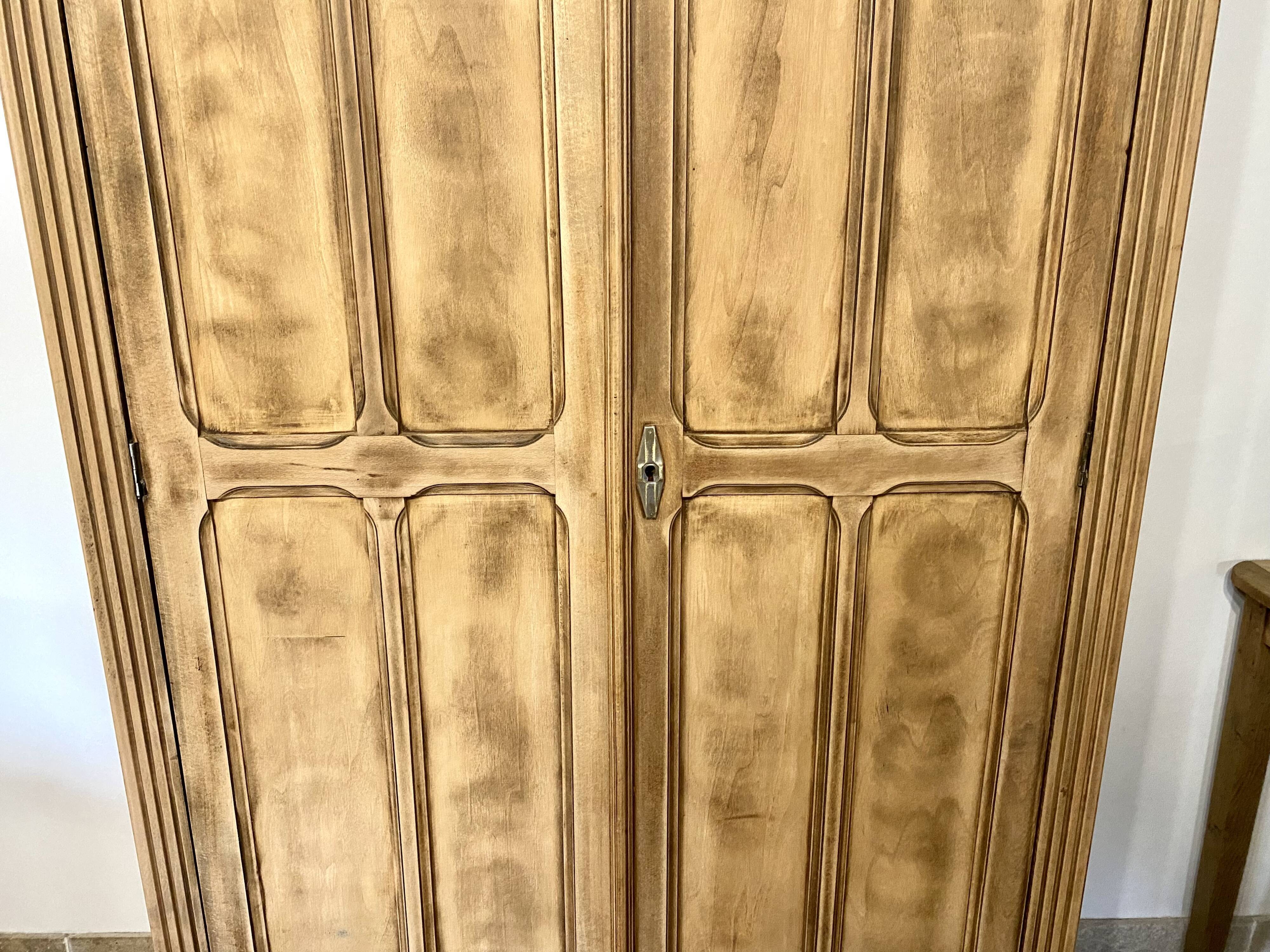 Armoire parisienne brute